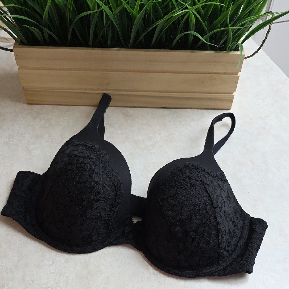 Victoria's Secret Body By Victoria Perfect Coverage Bra